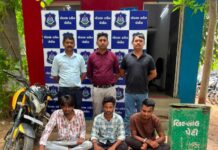 મોડાસા : ફૈઝાને મસ્જિદની દાનપેટી ચોરીનો ભેદ ઉકેલાયો, ત્રણ આરોપીઓ ઝડપાયા; એક ફરાર