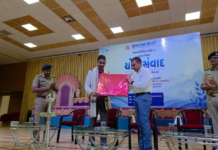 મોડાસા BAPS સ્વામિનારાયણ મંદિર ખાતે રાજ્ય યોગ બોર્ડ અને અરવલ્લી પોલીસના સંયુક્ત ઉપક્રમે ‘યોગ સંવાદ’ યોજાયો