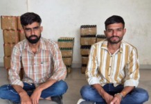 અરવલ્લી : LCBએ ભિલોડા ધોલવાણી નજીક કારમાંથી 2.90 લાખના શરાબ સાથે બે બુટલેગરોને દબોચ્યા