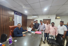 અરવલ્લીઃ બાયડની અક્ષરાતીત, ઉત્સવ અને પરિશ્રમ સોસાયટીમાં જવાનો સરકારી રસ્તો માથાભારે ઈસમો દ્વારા બંધ કરી દેવાતાં મામલતદારને આવેદનપત્ર