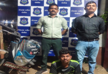 અરવલ્લી : મોડાસાના જોગણી માતા મંદિરમાં ધોળે દહાડે ચોરી, પોલીસે ચોરને દાનપેટી અને બાઈક સાથે દબોચ્યો