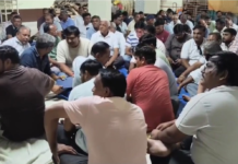 સાબરકાંઠા : ખેડૂતોએ બટાકાના ભાવ ઓછા આપતા કંપની સામે બાયો ચઢાવી ઉગ્ર રણનીતિ અપનાવી