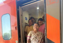 અરવલ્લી : શામળાજી ખાતે નવી વંદે ભારત એક્સપ્રેસનું સાંસદ શોભનાબેન બારૈયાની ઉપસ્થિતિમાં સ્વાગત