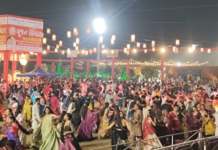 અરવલ્લી : મોડાસા ચિરંજીવી અનંત રાસમાં કાજલ મહેરિયાએ નવમા નોરતે ખેલૈયાઓને મન મૂકી નચાવ્યાં